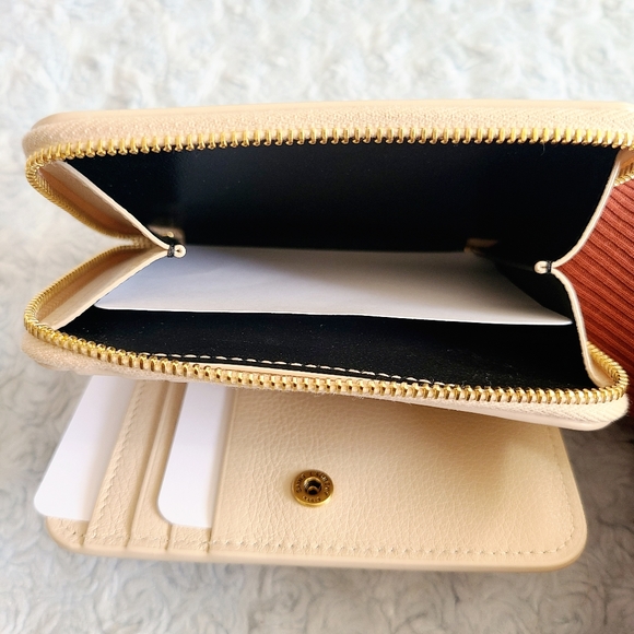 YSL Saint Laurent Beige Tiny Monogram Bi-Fold Wallet - Picture 3 of 12